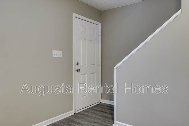 Photo - 146 Chalet N Blvd