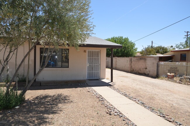 Photo - 1150 N Santa Rosa Ave