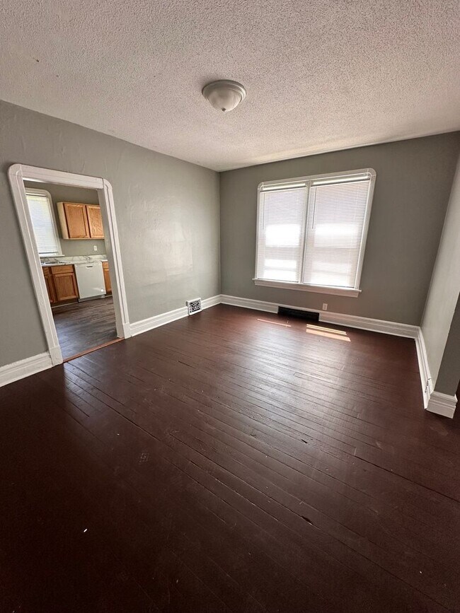 221 S 4th St. Council Bluffs, IA 51503 Rental House Rental in Council