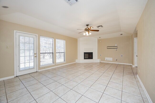 Building Photo - 7315 Foxside Ln