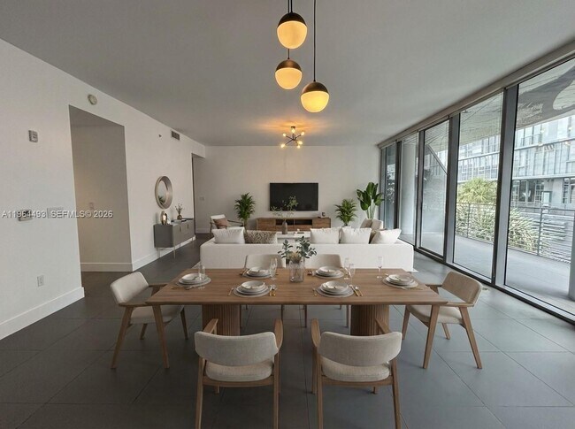 Photo - 250 NW 24th St Unidad 3C