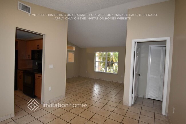 Photo - 6341 Sedgewyck Cir W