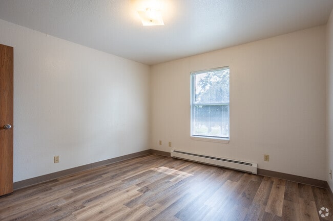 2BR, 2BA - 1,149SF - Primary Bedroom