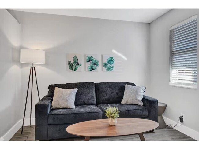 Building Photo - 50 Davie Blvd