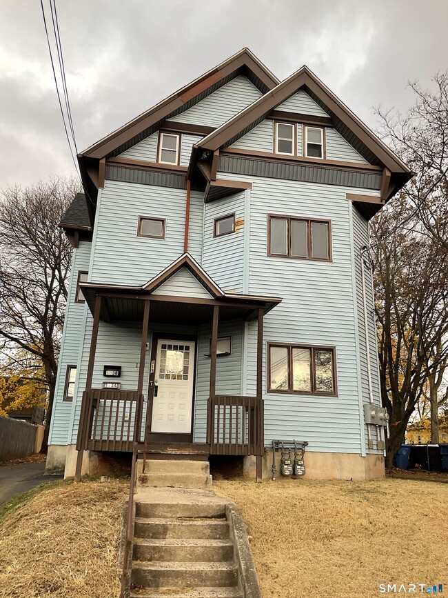 Building Photo - 113 Fairview St Unit 2