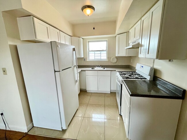 Photo - 2916 Gunther Ave