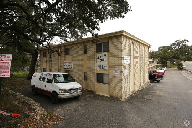 Lindsay Oaks Apartments - Lindsay Oaks Apartments
