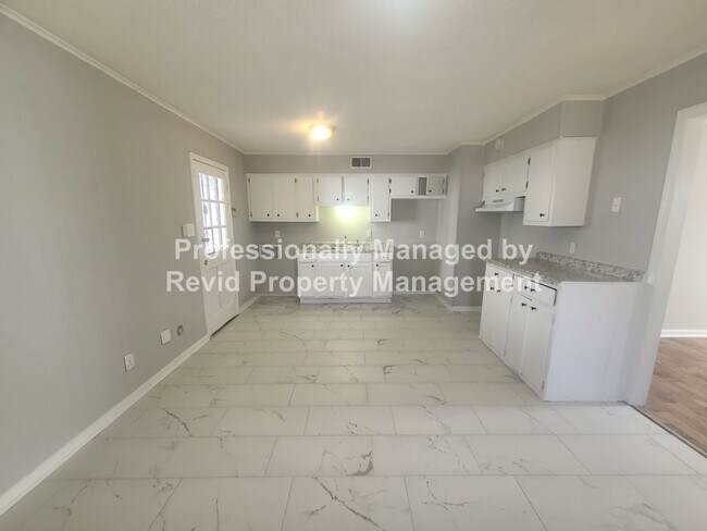 Photo - Newly Renovated 3 Bedroom Home!