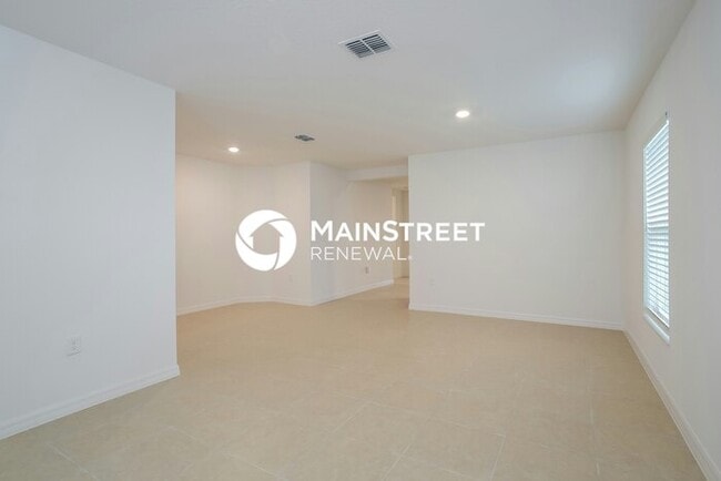 Photo - 4 Bedroom Pet-Friendly Home in Mascotte, FL with Main Street Renewal