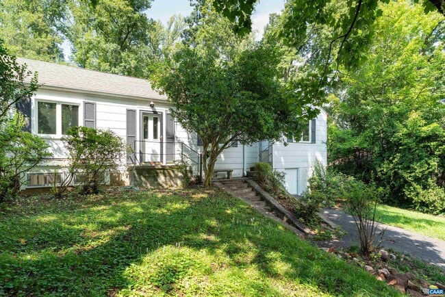 Photo - 1429 Gentry Ln
