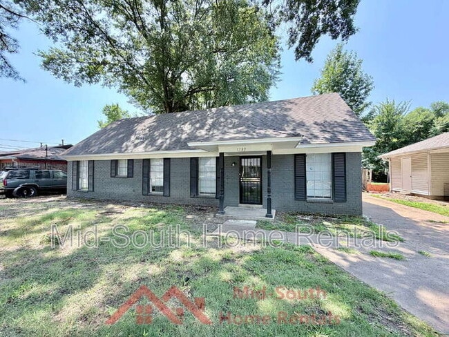 Photo - 1733 Gowan Dr