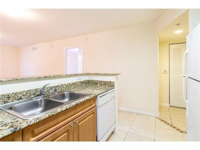 Photo - 6760 Heritage Unit 6103