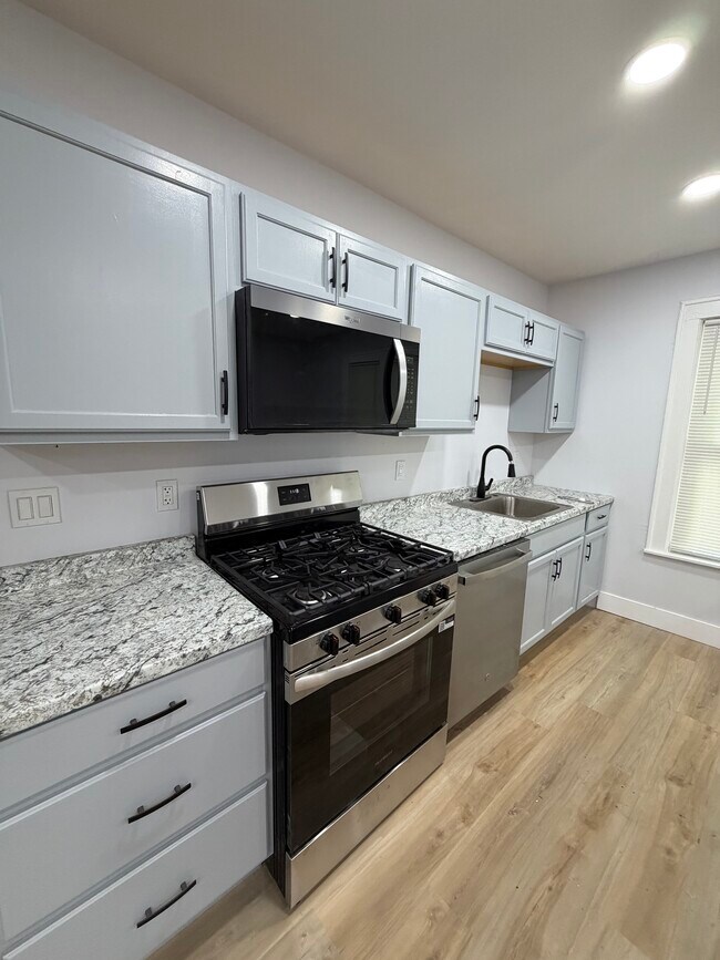 Photo - 107 Walnut St Unit 1