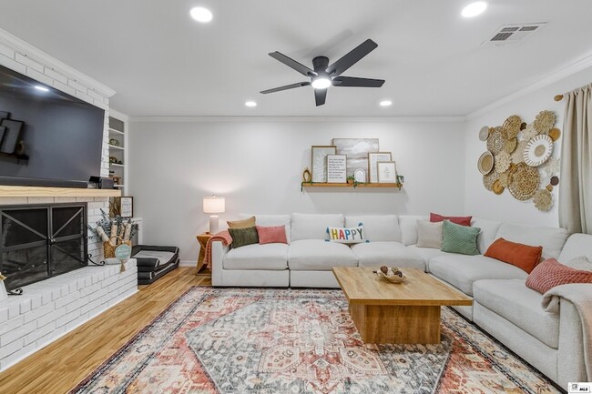 Photo - 111 Jennifer Ln