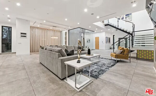 Photo - 742 N Cherokee Ave