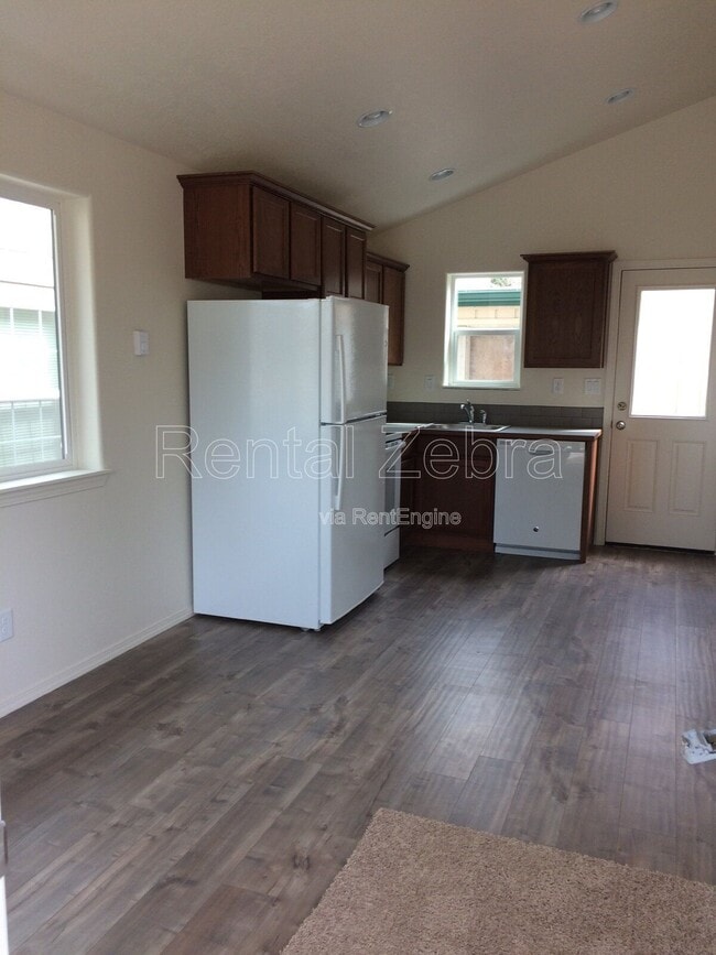 Photo - 208 SE 4th St Unidad 3