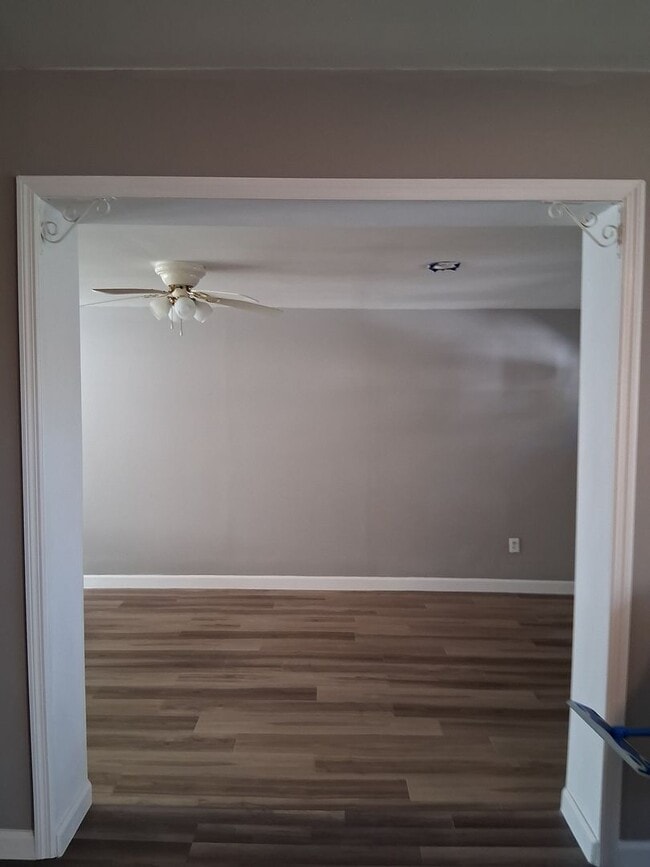 Photo - 5264 Whaley Dr