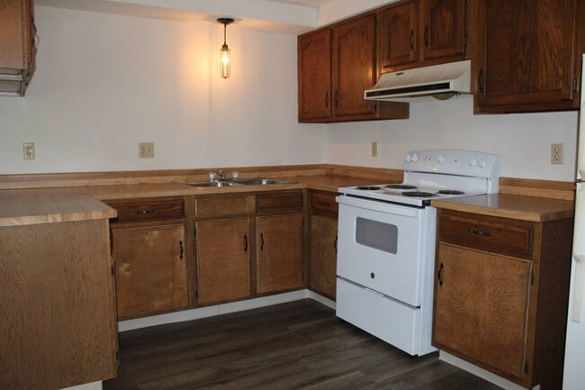 Photo - 1016 N Maple St