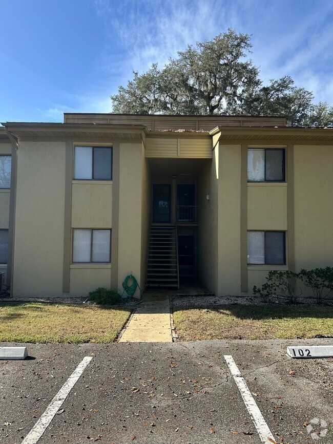 Building Photo - Beautiful 1st floor unit Rental