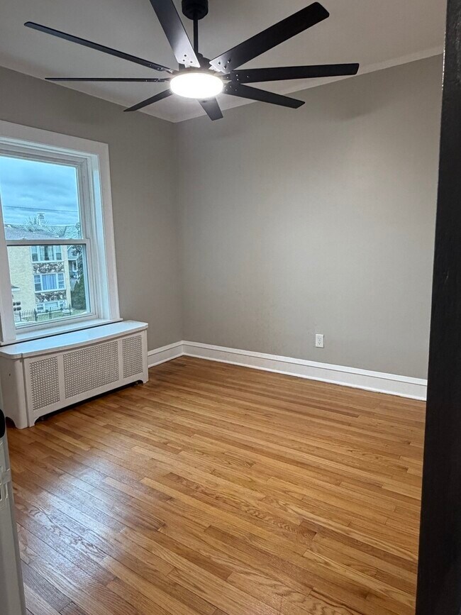 Photo - 6024 W Addison St Unidad 2