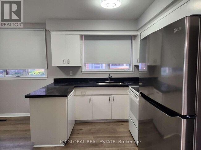 Photo - 2143 Linby St