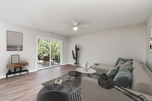 Photo - 2740 Village Dr