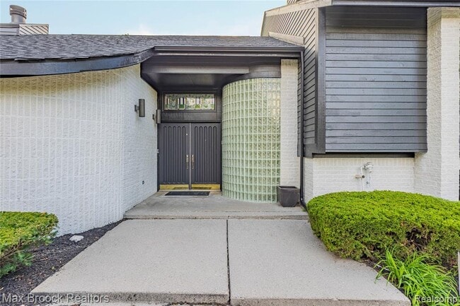 3332 Barlyn Ln