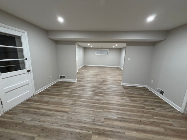 Photo - 10031 Renfrew Rd