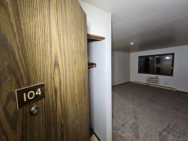 Building Photo - 401 N East St Unit 104