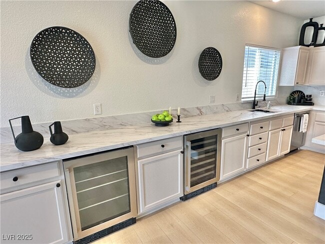 Photo - 10195 Queensbury Ave House