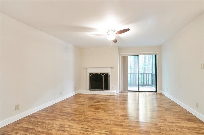 Photo - 408 River Run Dr