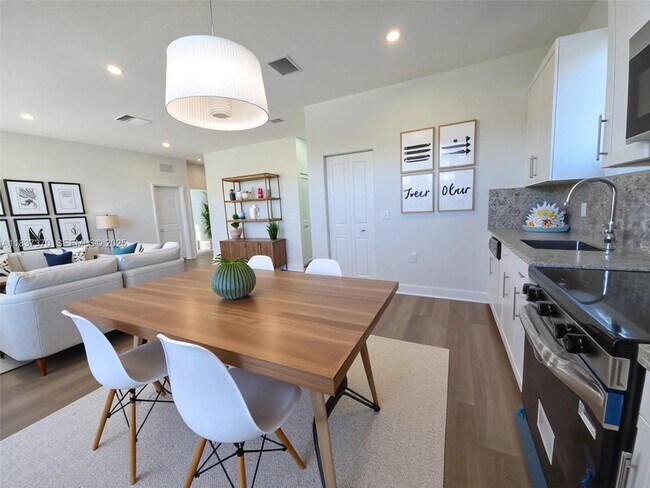 Photo - 1321 NW 6th Ave Unit B