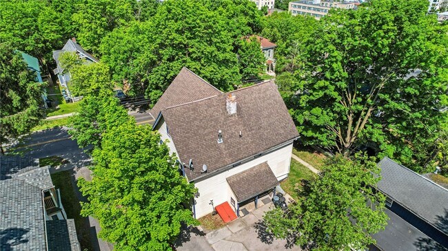 409 S Aurora St