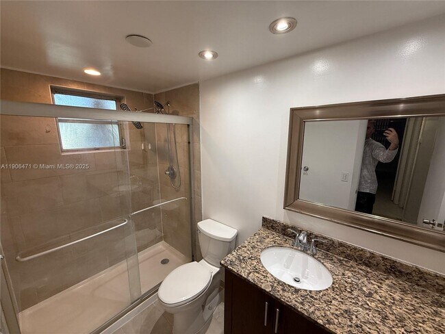 Photo - 9450 SW 77th Ave Unit Q2