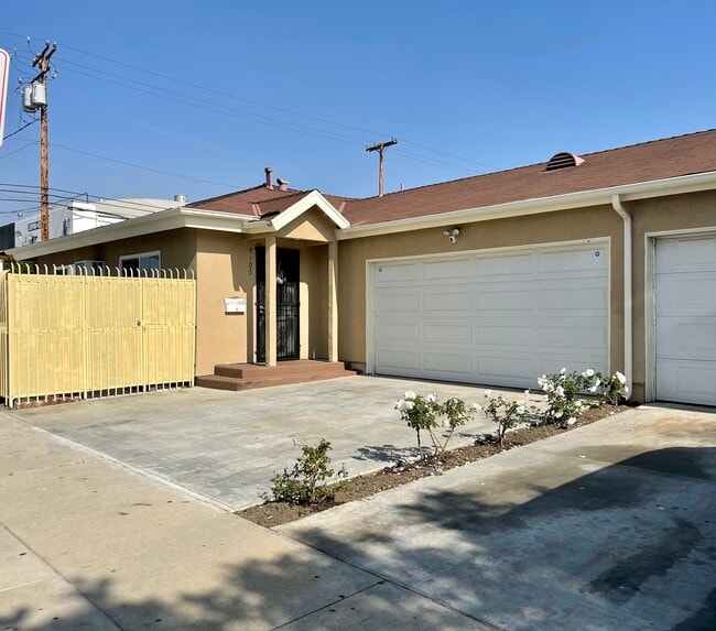Building Photo - 4105 E 52nd St Rental
