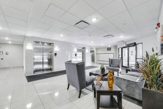 Photo - 325 Lakeview Dr