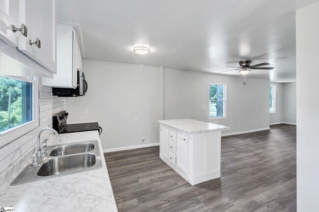 Photo - 108 Georgia St