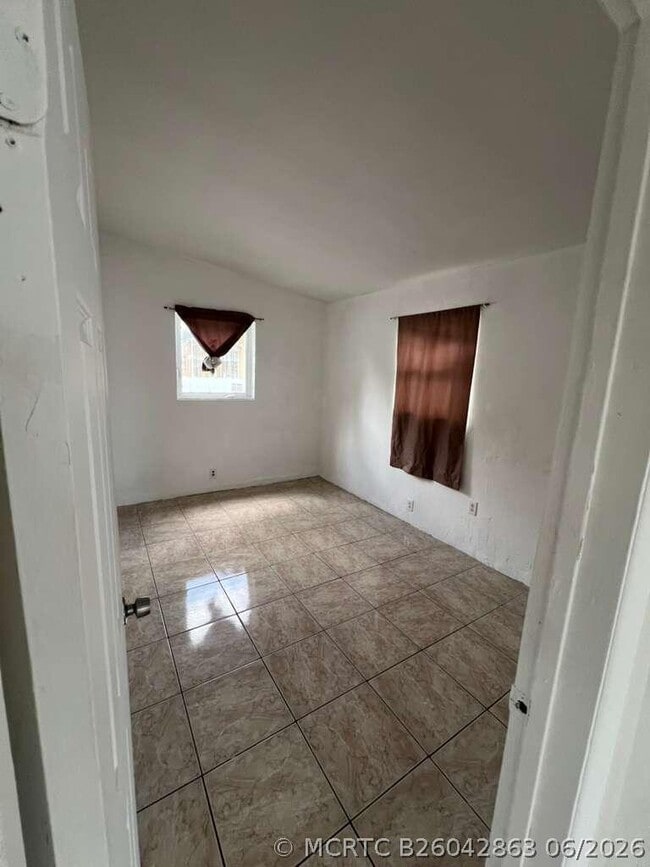1524 NW 42nd St