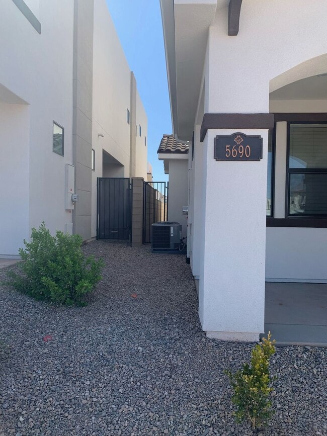 Photo - 5690 S Garnet Dr