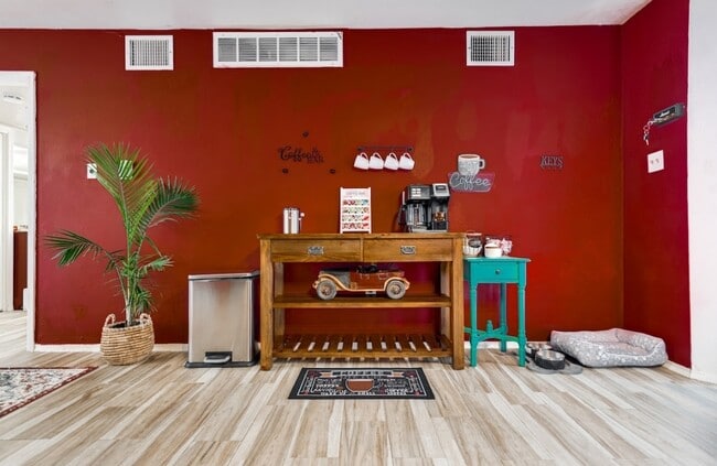 Photo - 600 Liddon Ave