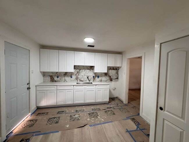 Photo - BEAUTIFUL HOME IN ANGLETON. MOVE IN READY!.