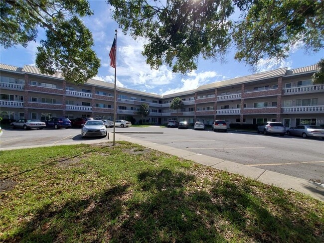 Building Photo - 2461 Rhodesian Dr Unit 19