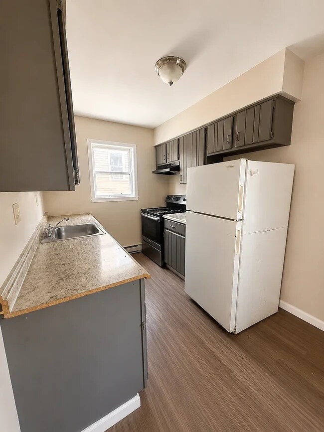 Building Photo - 348 S 6th St Unit 2A
