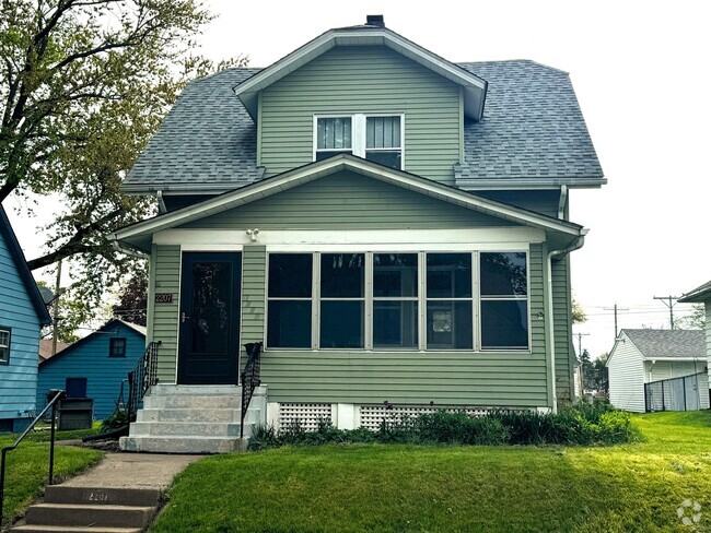 Building Photo - 2207 Wilkes Ave Rental