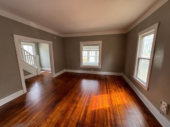 Photo - Spacious 2-Bedroom Home in a Quiet Neighbourhood!