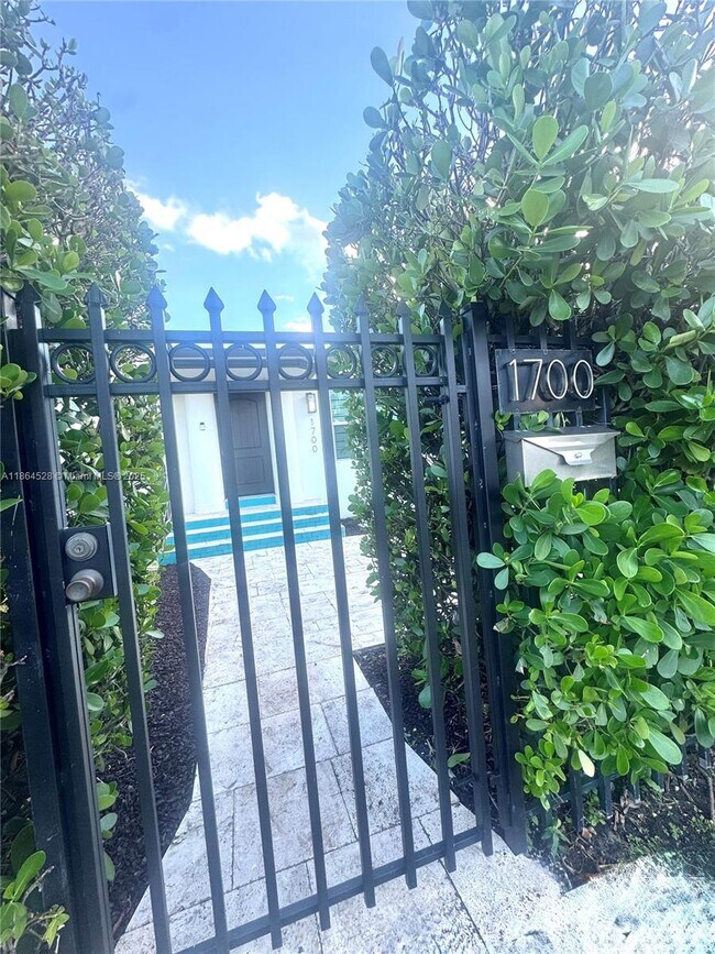 Photo - 1700 SW 16th Ter