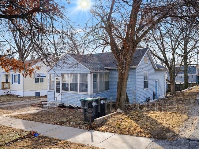 Photo - 5819 Grant St