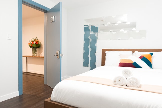 Photo - Hotel 2 Twenty One Unit 304