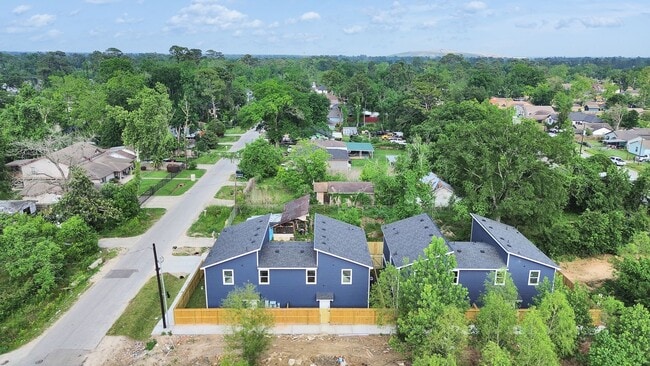 Photo - 8102 Crestview Dr