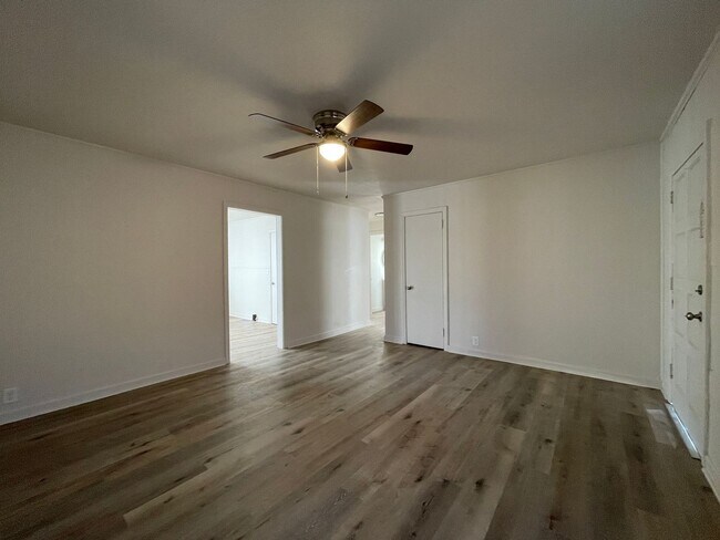 Photo - Sun-Kissed Snyder Retreat – Modern Comfort Meets Classic Charm